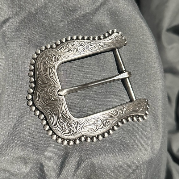 Buckle - Picture 2 of 6